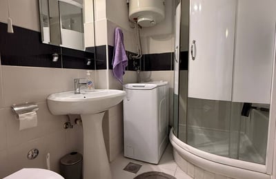 Alquiler de un espacioso apartamento de 2 habitaciones, 42 m², Nuevo Belgrado, Belgrado, Serbia